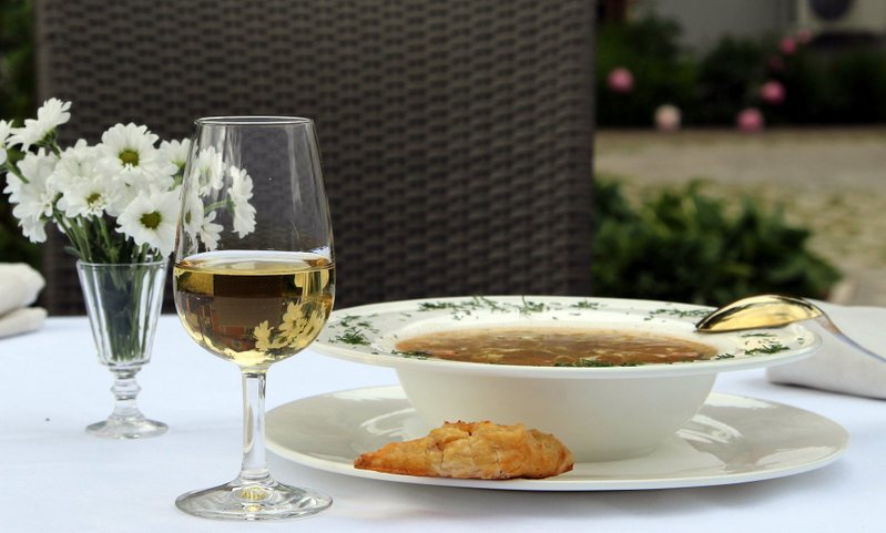 Fino and soup of pike-perch and salmon